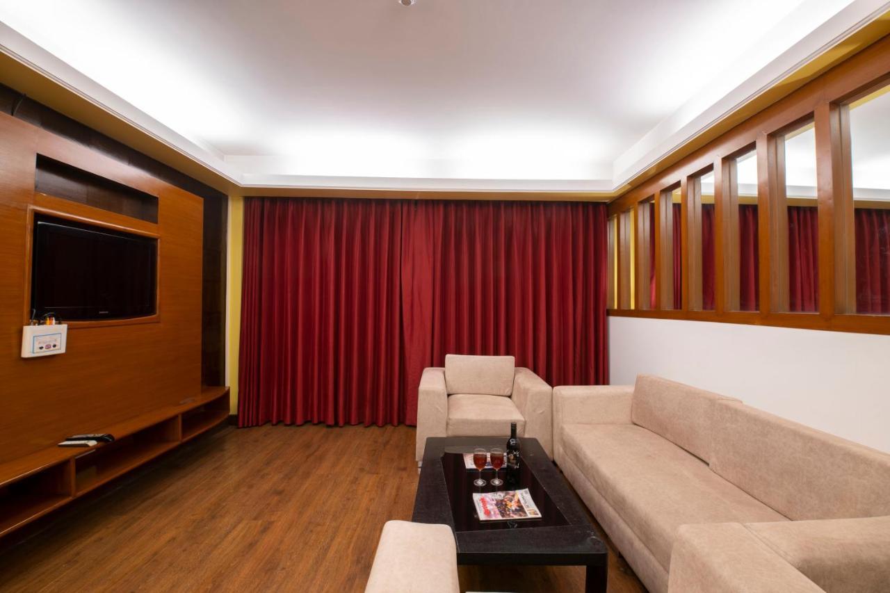 Mastiff Grand Manali Resort Екстериор снимка