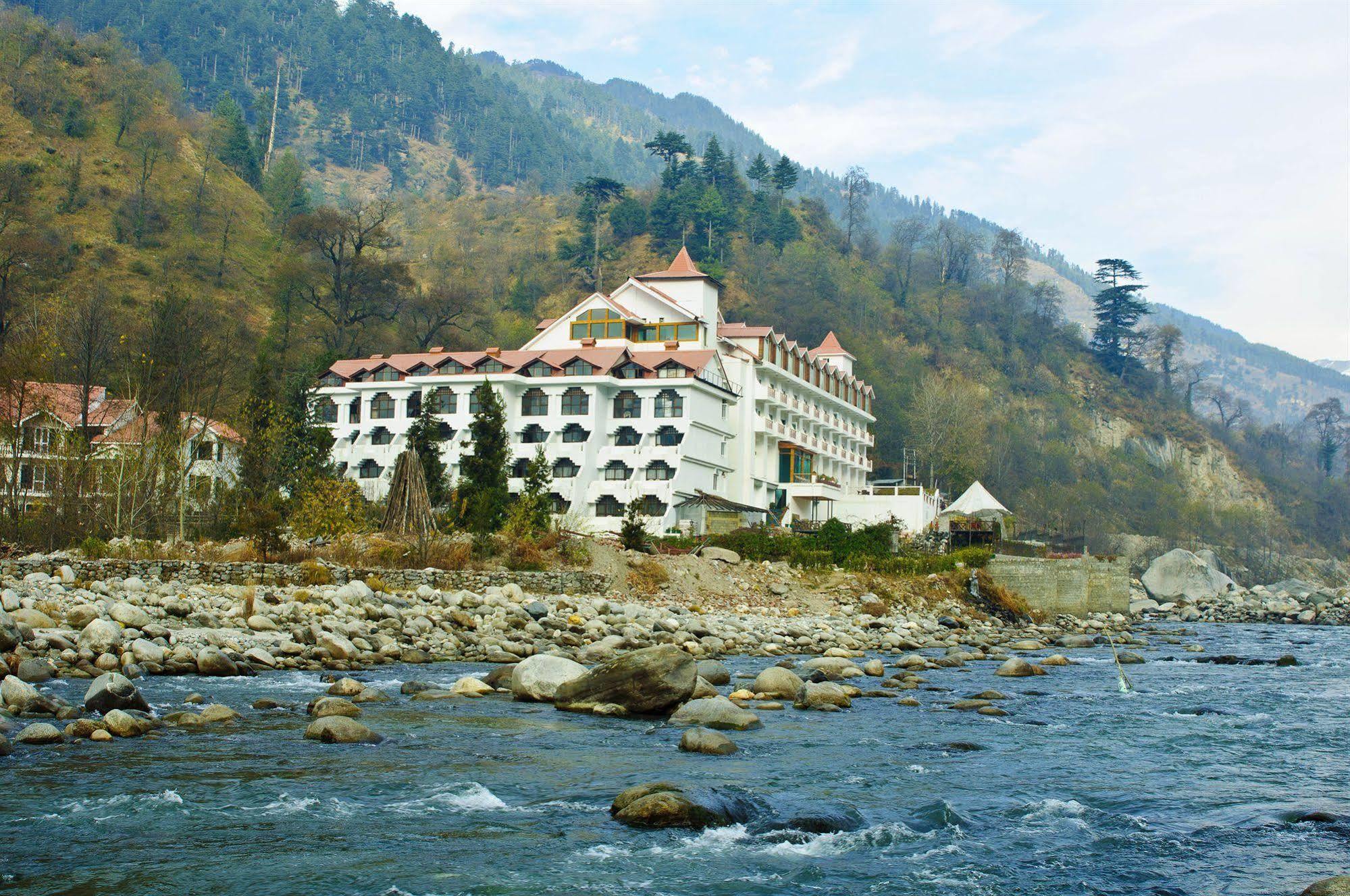 Mastiff Grand Manali Resort Екстериор снимка